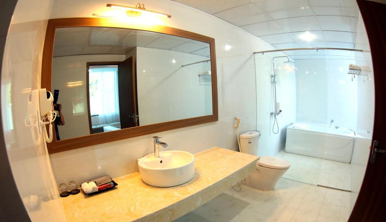 Khách Sạn Hoa Ban Trắng Son La Esterno foto