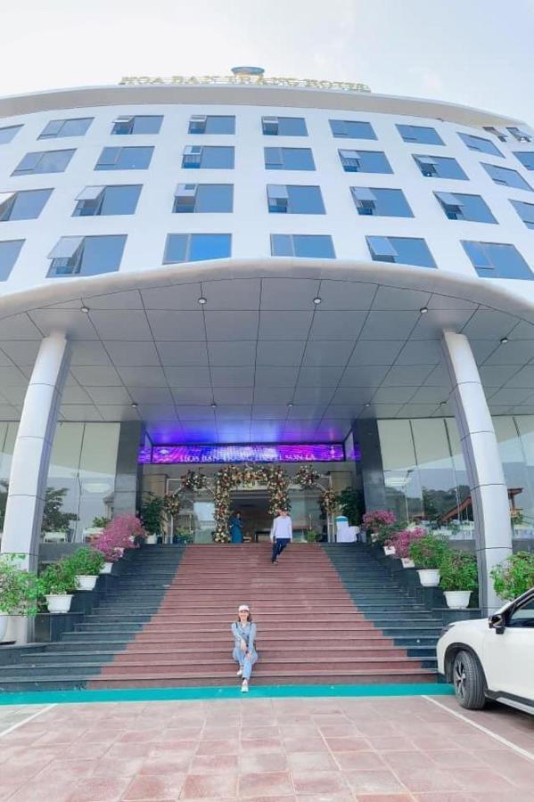Khách Sạn Hoa Ban Trắng Son La Esterno foto