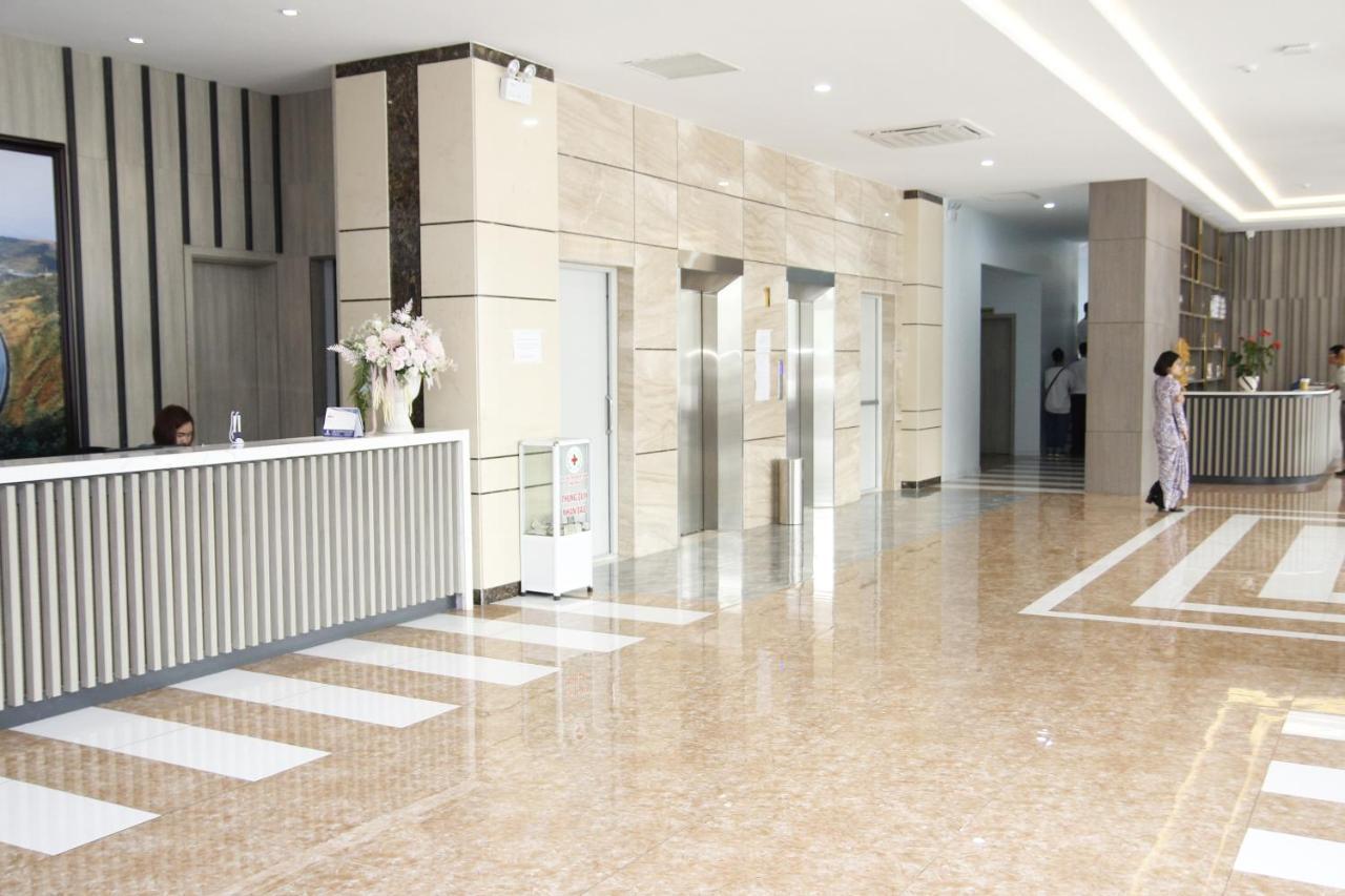 Khách Sạn Hoa Ban Trắng Son La Esterno foto