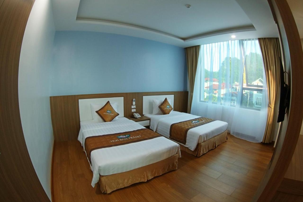 Khách Sạn Hoa Ban Trắng Son La Esterno foto