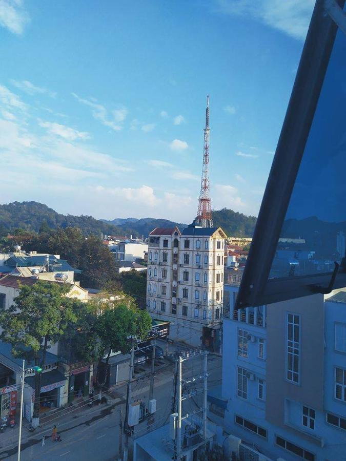 Khách Sạn Hoa Ban Trắng Son La Esterno foto