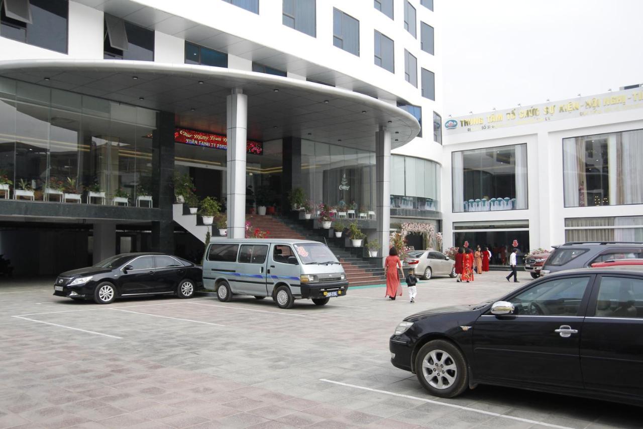 Khách Sạn Hoa Ban Trắng Son La Esterno foto